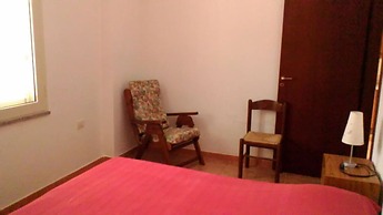 Foximanna on the North Floor in a Villa Surrounded by Greenery Facing