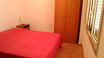 Foximanna on the North Floor in a Villa Surrounded by Greenery Facing