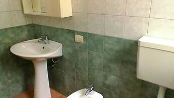 Foximanna on the North Floor in a Villa Surrounded by Greenery Facing