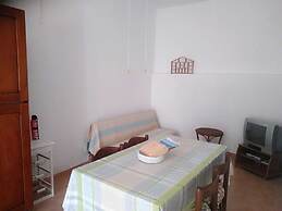 Foximanna on the North Floor in a Villa Surrounded by Greenery Facing