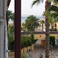 Amazing Apartment Infront the Beach