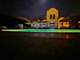 Extremely Private Villa With Optional Pool Heating