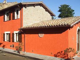 Red House/casa Rossa - Near Civita Di Bagnoregio