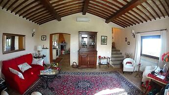Red House/casa Rossa - Near Civita Di Bagnoregio