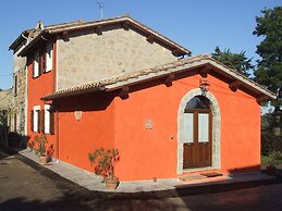 Red House/casa Rossa - Near Civita Di Bagnoregio