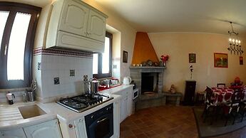 Red House/casa Rossa - Near Civita Di Bagnoregio