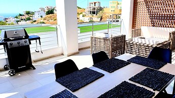 Luxurious Brand New Flat Sea View