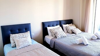 Luxurious Brand New Flat Sea View