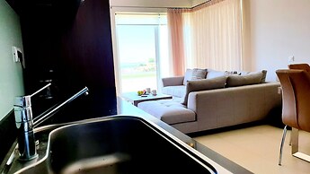 Luxurious Brand New Flat Sea View