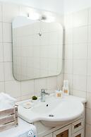 Glamour Rooftop Apartment near Athens