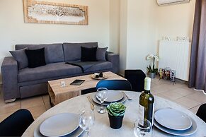 Glamour Rooftop Apartment near Athens