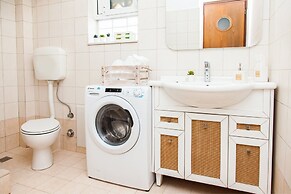 Glamour Rooftop Apartment near Athens