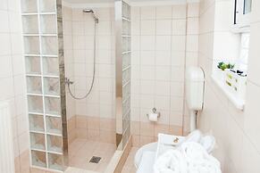 Glamour Rooftop Apartment near Athens