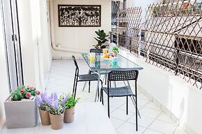 Stay in Fabulous Apartment in Athens
