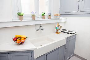 Stay in Fabulous Apartment in Athens