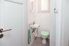 Stay in Fabulous Apartment in Athens