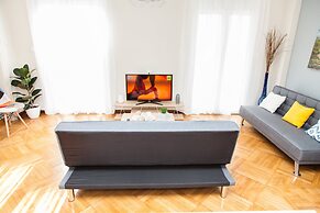 Stay in Fabulous Apartment in Athens