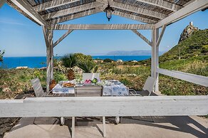 Cantina Vito 2 km From the Zingaro Reserve