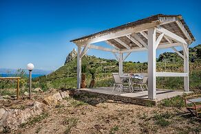 Cantina Vito 2 km From the Zingaro Reserve