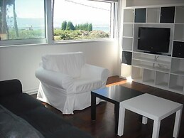 Offer of Wonderful sea Beach Apartment on the Paradisiac Island With W