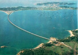 Offer of Wonderful sea Beach Apartment on the Paradisiac Island With W