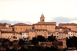 Dimora Del Padronedi Vasti Terreni a Mezzadria