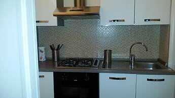 Appartamento a Invrea Posto Auto Incluso