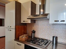 Appartamento a Invrea Posto Auto Incluso