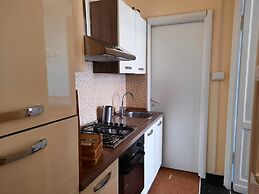 Appartamento a Invrea Posto Auto Incluso