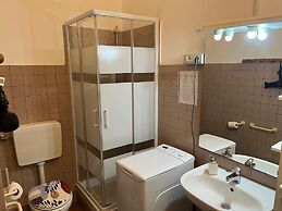 Appartamento a Invrea Posto Auto Incluso