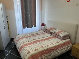 Appartamento a Invrea Posto Auto Incluso