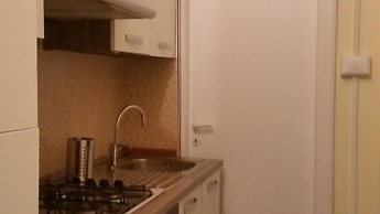 Appartamento a Invrea Posto Auto Incluso