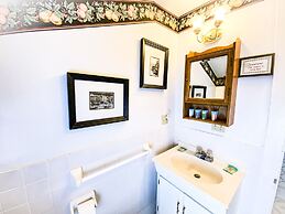 BUTLER HOUSE at The Cherry Creek Inn