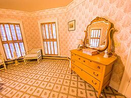 BUTLER HOUSE at The Cherry Creek Inn