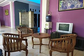 OYO 2654 Yulia Guesthouse Near Kopi Bajawa Flores NTT Tebet