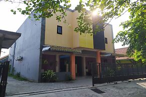 OYO 2654 Yulia Guesthouse Near Kopi Bajawa Flores NTT Tebet