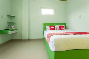 Super OYO 1763 Dinda Residence Syariah