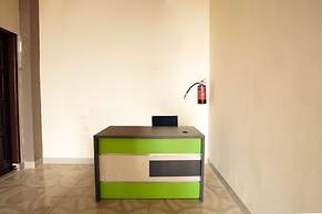 Super OYO 1763 Dinda Residence Syariah