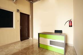 Super OYO 1763 Dinda Residence Syariah