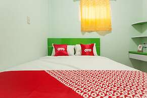 Super OYO 1763 Dinda Residence Syariah