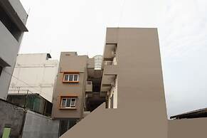 Super OYO 1763 Dinda Residence Syariah