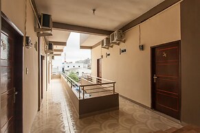 Super OYO 1763 Dinda Residence Syariah