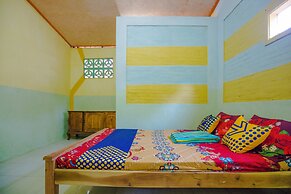 SPOT ON 1762 Gandrung Payungan Family InnNearStasiun Banyuwangi Kota