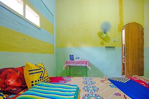 SPOT ON 1762 Gandrung Payungan Family InnNearStasiun Banyuwangi Kota