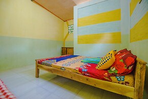 SPOT ON 1762 Gandrung Payungan Family InnNearStasiun Banyuwangi Kota