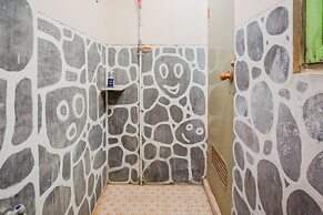 SPOT ON 1762 Gandrung Payungan Family InnNearStasiun Banyuwangi Kota