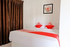 Super OYO 1376 Kina Family Residence Syariah