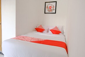 Super OYO 1376 Kina Family Residence Syariah