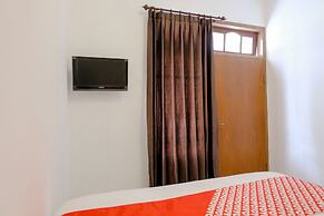 Super OYO 1376 Kina Family Residence Syariah