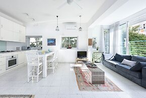 Tranquil Garden Retreat by Sea N Rent